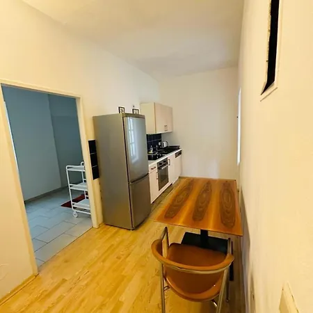 Apartman Mit Einem Schlafzimmer Mit Trennwand Graz