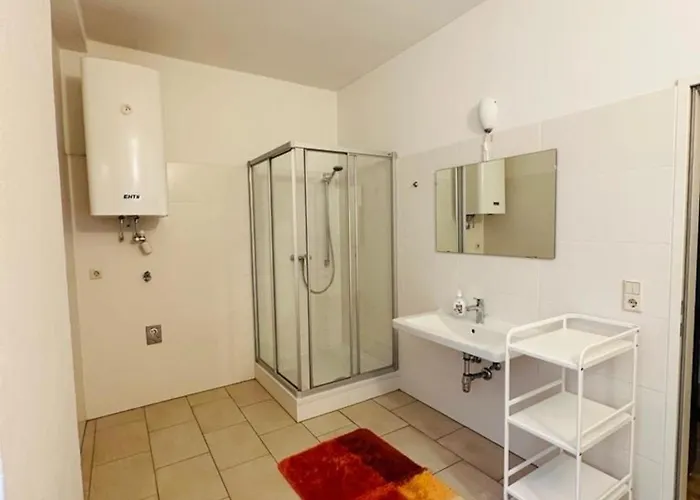 Mit Einem Schlafzimmer Mit Trennwand 아파트 그라츠